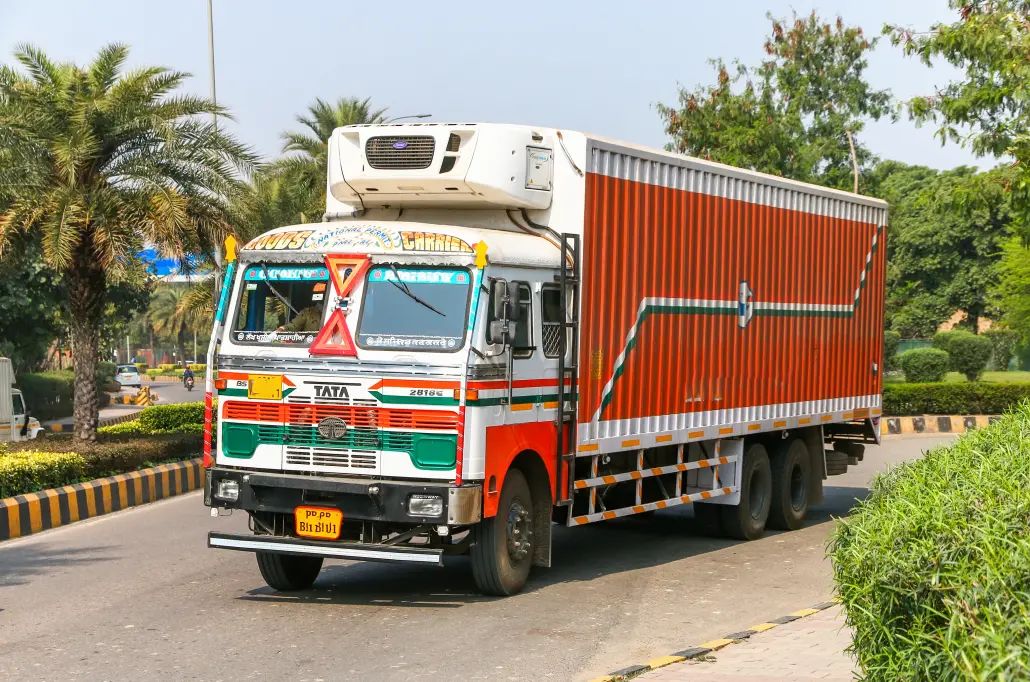 32 Feet Multi Axle Container Truck